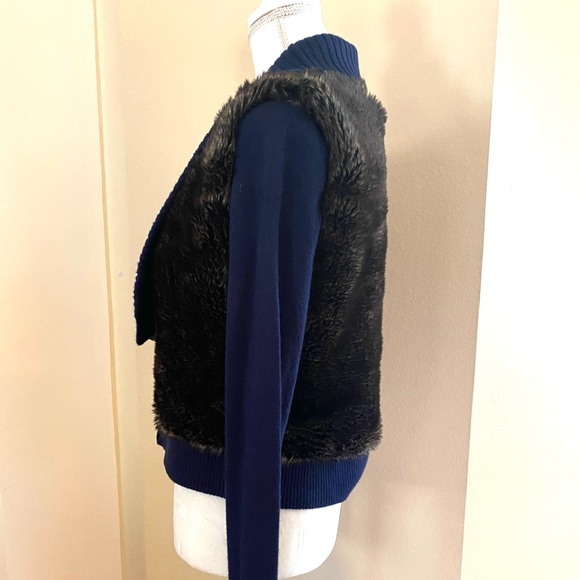 ROBBI and NIKKI by Robert Rodriguez Navy Faux Fur Sweater - Picture 2 of 8